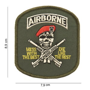 Embleem stof airborne (doodskop) #3057