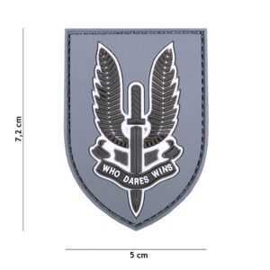 Embleem 3D PVC WHO Dares Wins grijs #6100
